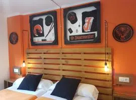 Barri Antic Hostel & Pub