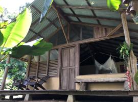 Amazonita Ecolodge, chalet à Dos Brazos