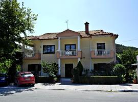 Roula Rooms, hotel bajet di Stratónion