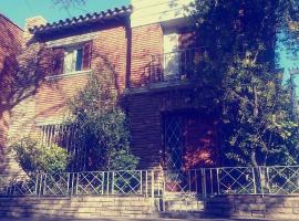 Sentite como en casa, guest house in Mendoza
