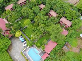 Hotel Parkland, hotel with pools in Sauraha