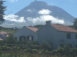 Home Pico - Casa dos Cedros (Alojamento local), hôtel à Criação Velha