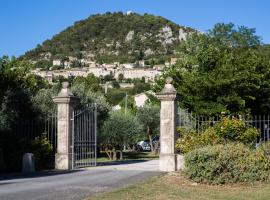 Hotellerie du Domaine de Cabasse, hotel v destinaci Séguret