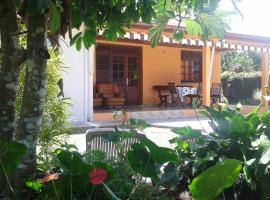 Holiday Home Villa Kay Malouz, hotel in Saint-Joseph