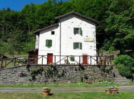 B&B Boscoverde, hotel with parking in Pievepelago