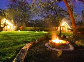 Rarumpelpunzeldornaschenwittchen, glamping en Fredericksburg