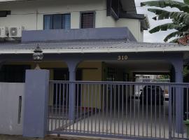Ellis Lot 310, self-catering accommodation in Kuching