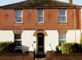 Park Lodge, chalé em Farnborough