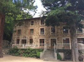 ADONIS CHAMBRES D'HOTES, bed and breakfast en Saint-Germain-Laprade