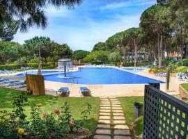 Aparthotel Ciutat de Palol, hotel with jacuzzis in Platja  d'Aro