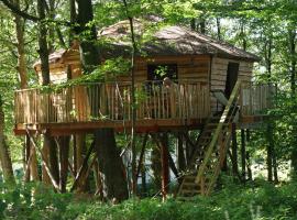 B&B La Cabane du Bois Dormant โรงแรมโรแมนติกในสปา