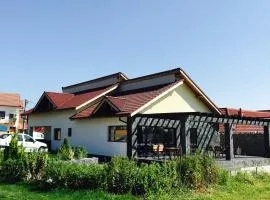 Casa De Sub Piatra
