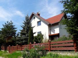 Dom na wzgórzu, מקום אירוח ביתי בפולניצה-זדרוי