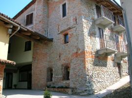 Agriturismo La Cantina, family hotel sa Farigliano