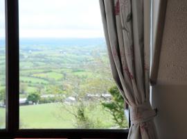 Golden Hill Guest House, B&B in Omagh