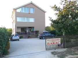 伊万卡巴拉克膳食公寓，位于默主歌耶的酒店