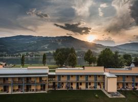 JUFA Hotel Stubenbergsee, hotel in Stubenberg