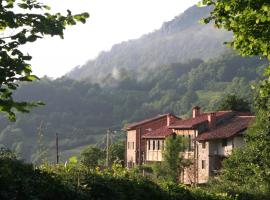 Albergue Les Xendes. Parque de Redes, budjettihotelli kohteessa Caso