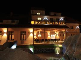 Hotel Marinšek, hotel com estacionamento em Naklo