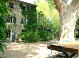 Maison d'hôtes Campagne-Baudeloup, hotel a LʼIsle-sur-la-Sorgue