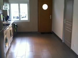 Appartement a 500 metres de l'ocean, hotel in Mimizan