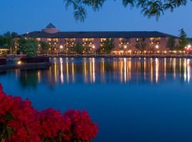 Century Hotel, hotel with pools in Tualatin