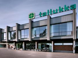 Hotel & Hostel Tallukka: Asikkala şehrinde bir otoparklı otel