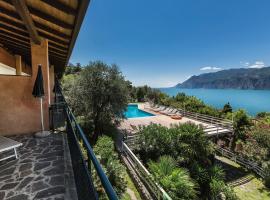 Residence Parco Lago di Garda, serviced apartment in Malcesine