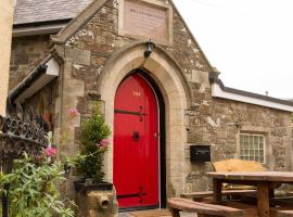 James John Hamilton House and backpacker hostel, hotel en Fishguard