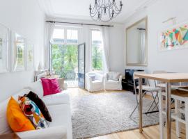 Earls Court Apartments by BaseToGo