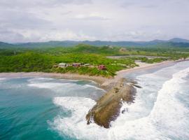 Magnific Rock - Surf Resort & Yoga Retreat Nicaragua, viešbutis mieste Popojo
