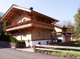 Chalet - Appartements Julitta, cabin in Mayrhofen