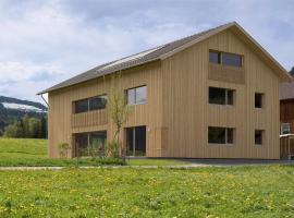 Ferienwohnung Wertvollholzhaus, počitniška nastanitev v mestu Schwarzenberg im Bregenzerwald