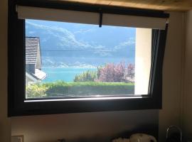 Le chalet du Lac, hotel v destinaci Doussard