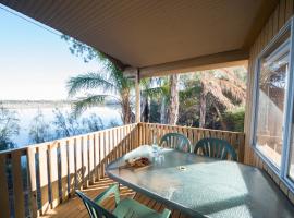 Mundic Waterfront Cottages, vacation home in Renmark