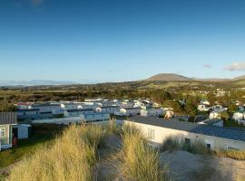 Barmouth Bay Holiday Park, glamping site in Barmouth