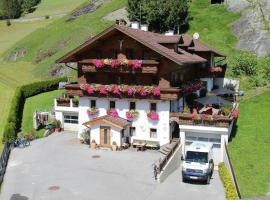 Apartmenthaus Innerkratzerhof, hotel con estacionamiento en Prägraten am Großvenediger