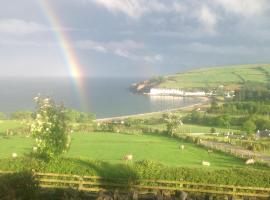 Beachview Cottage Co. Antrim, hotel in zona Cushendun Caves, Cushendun