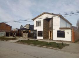 Hostal Los Pioneros، فندق في بويرتو ناتالز