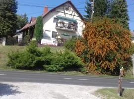 Holiday Apartmanház