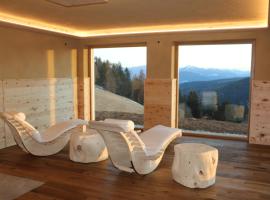 Oberfahrerhof, farm stay in San Genesio Atesino