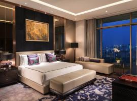 Fairmont Jakarta, hotel with hot tubs in Jakarta