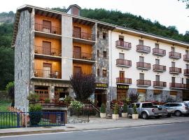 Hotel Latre, hotell i Broto