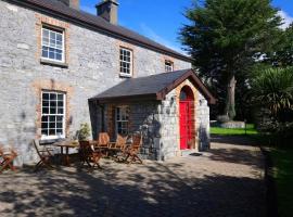 Knockaderry House، مكان مبيت وإفطار في اينيس