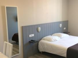 Logis Hotel Galland, hotel v destinaci Lapalisse