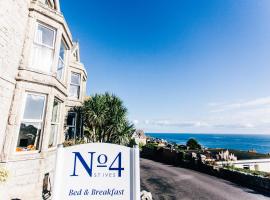 No4 St Ives, guest house in St Ives