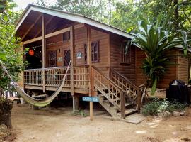 Blue Island Divers Casita Azul, villa i Sandy Bay