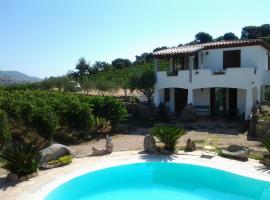 Agriturismo B&B Domo De Resteblas, budgethotell i Berchidda