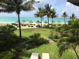Paradise Beach Luxury Beachfront Apartment Pointe d'Esny, hotel v destinaci Pointe d'Esny
