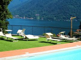 Green & Lake Home, hotel with pools in Argegno